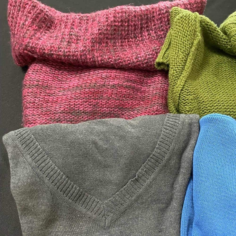 Sweaters bundle - Picture 10 of 12